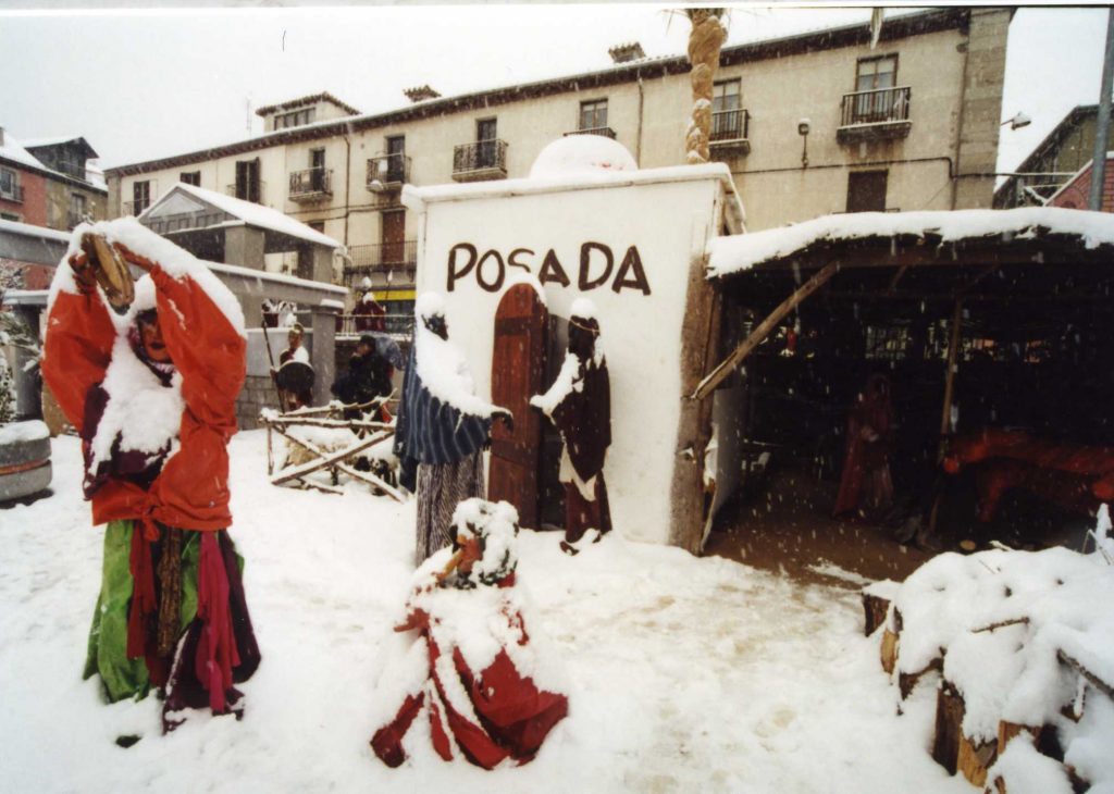 Inn. Monumental Nativity Scene. 2001